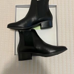 Steve Madden black leather boots size 8.5